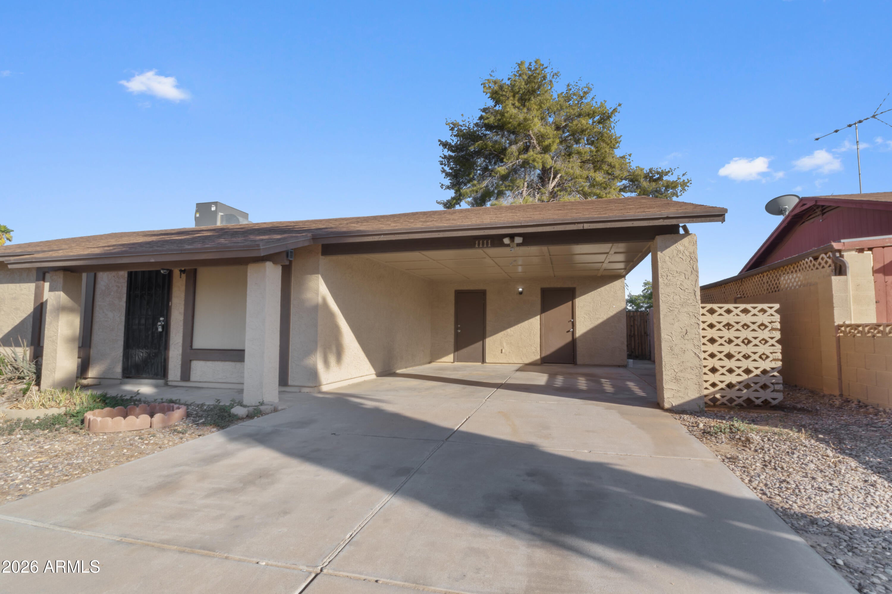 1111 W CALLE TUBERIA --