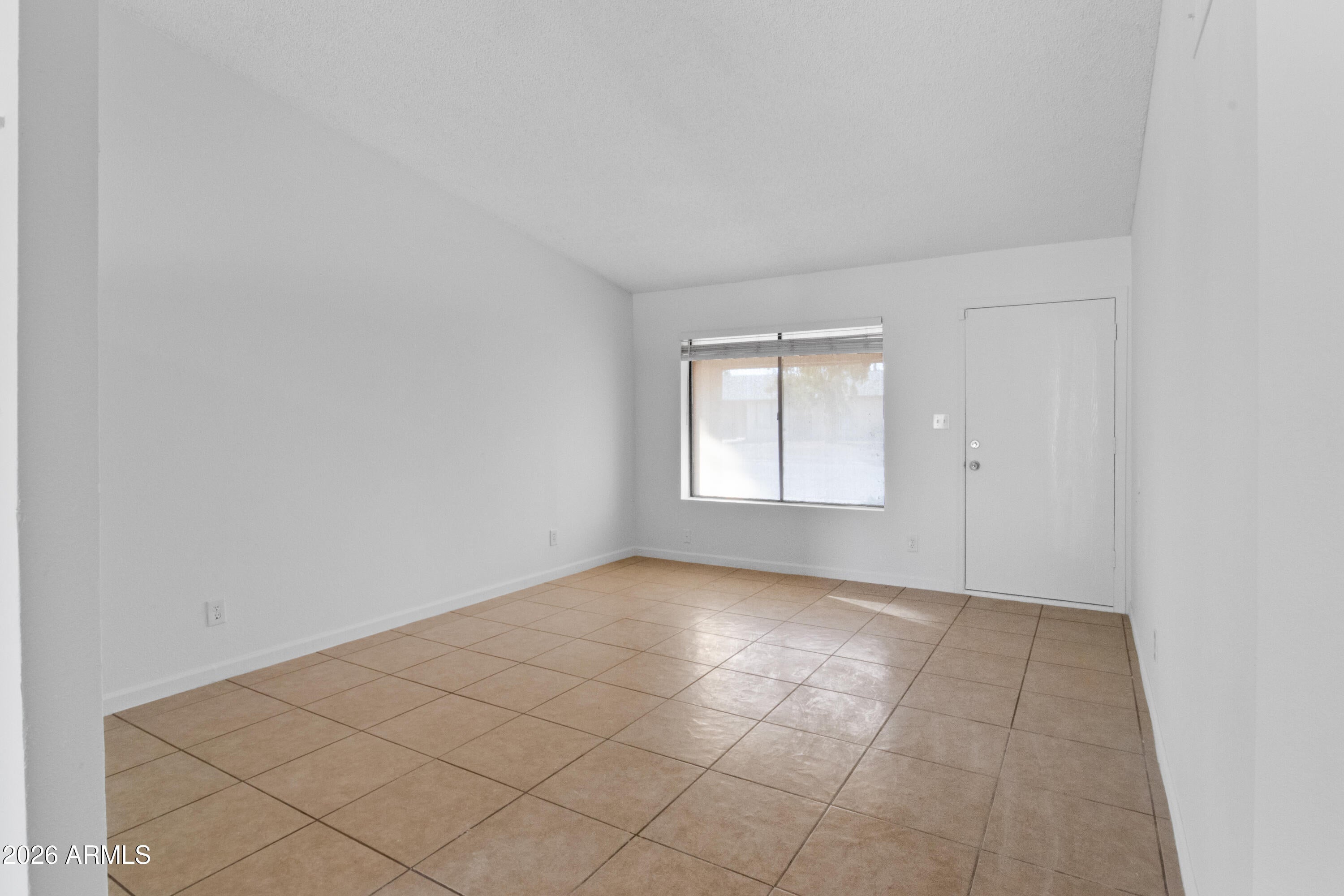 1111 W CALLE TUBERIA --