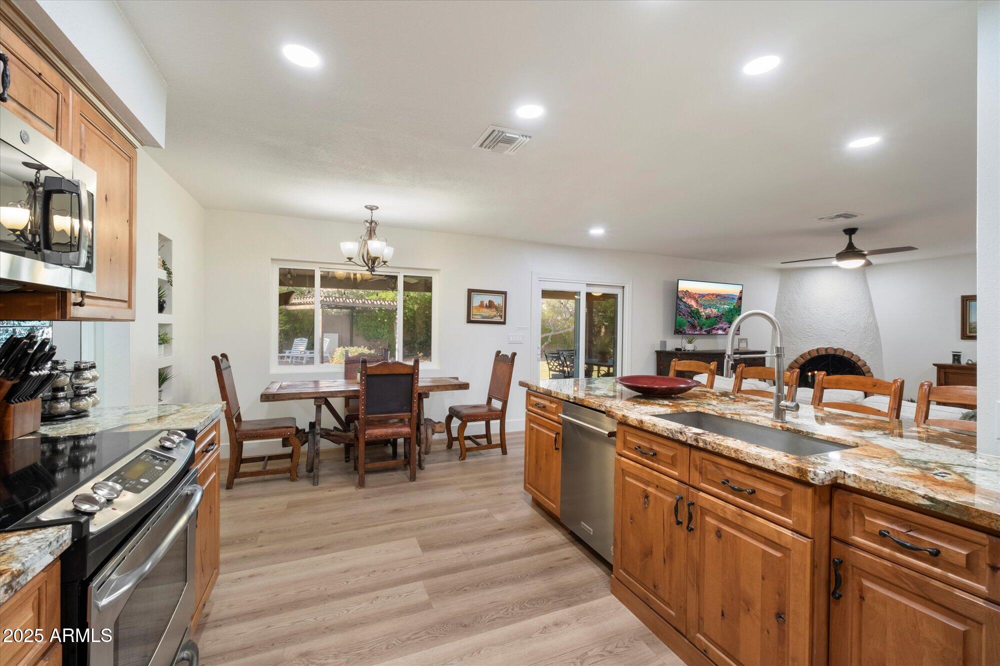 CACTUS GLEN 3 - Residential