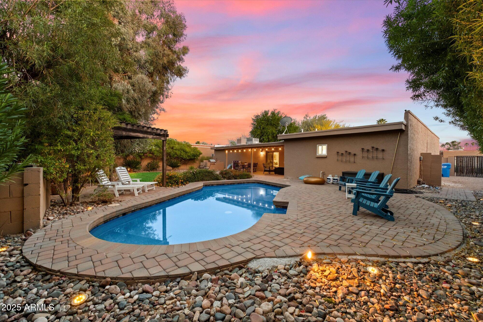 CACTUS GLEN 3 - Residential