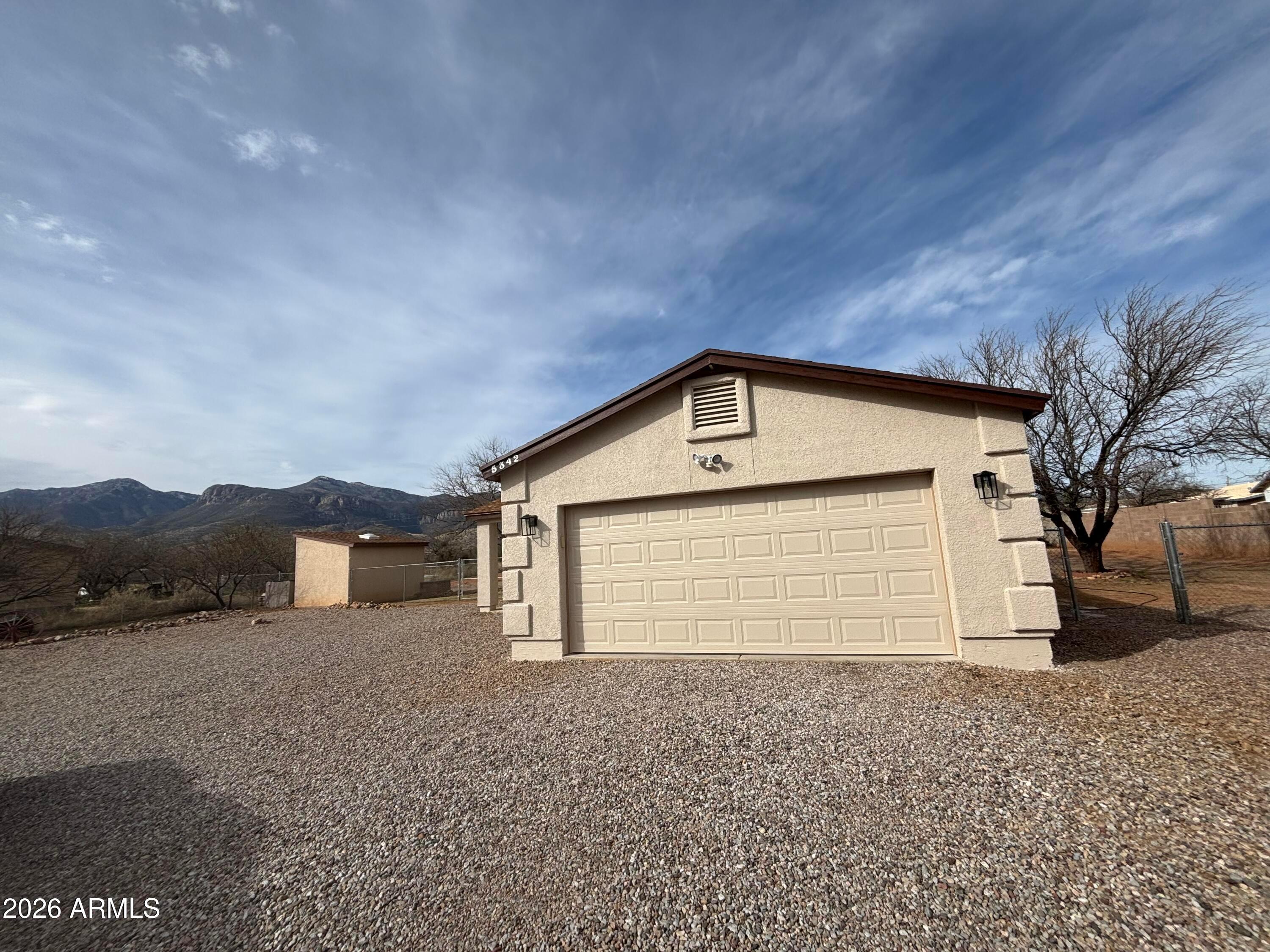 5342 S San Pedro Avenue