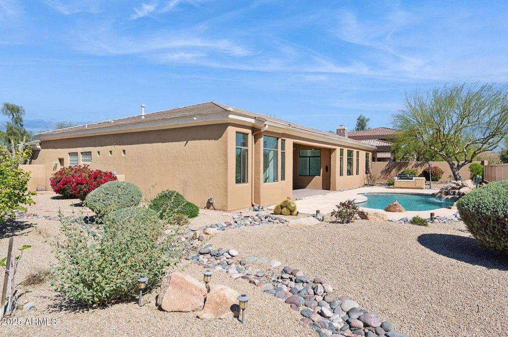 listing image 116