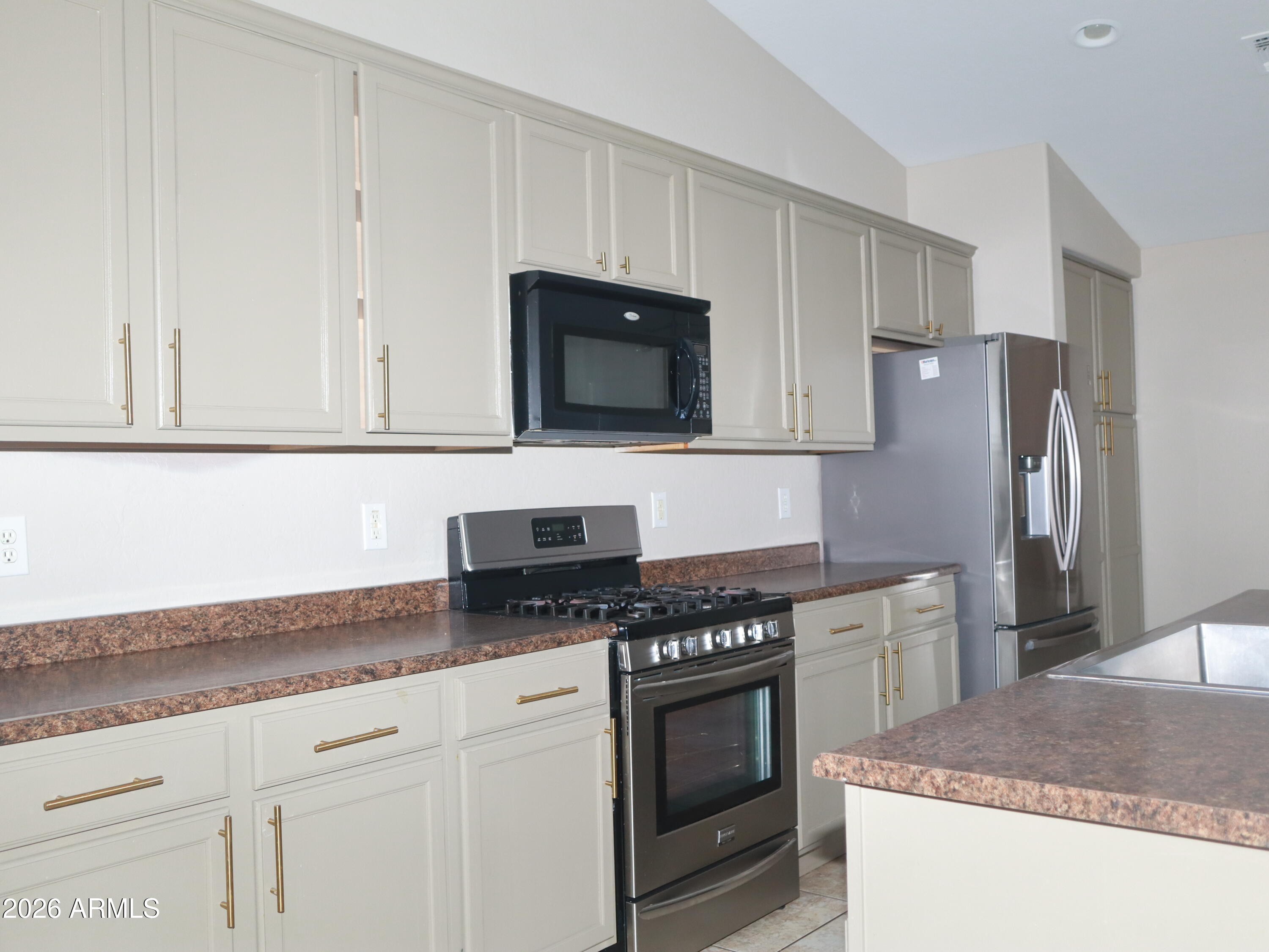 41696 W AVELLA Drive