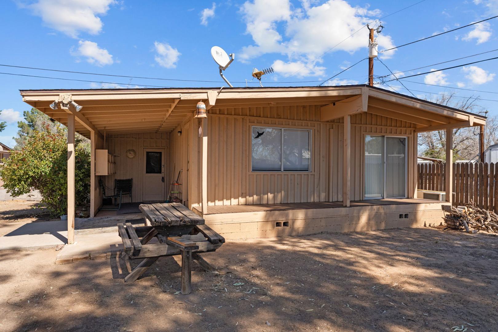 757 N Oleander Street