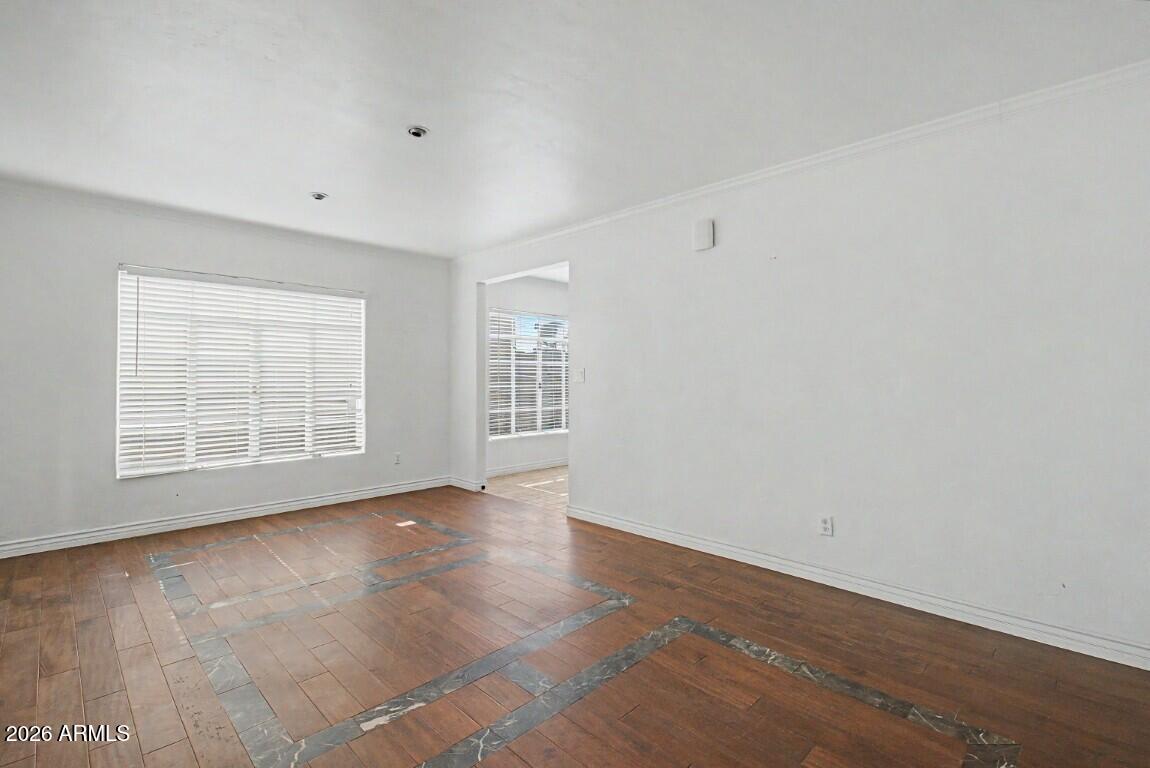 1118 W LYNWOOD Street