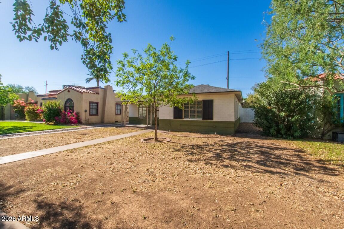 1118 W LYNWOOD Street