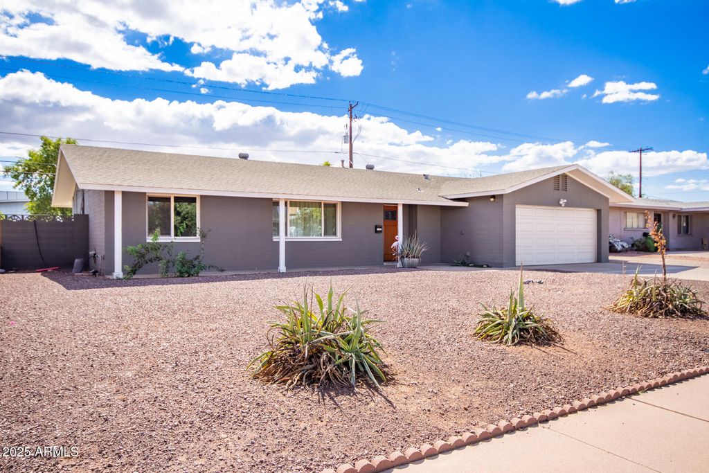 Photo of 1107 E Marigold Lane, Tempe, AZ 85288 (MLS # 6918847)