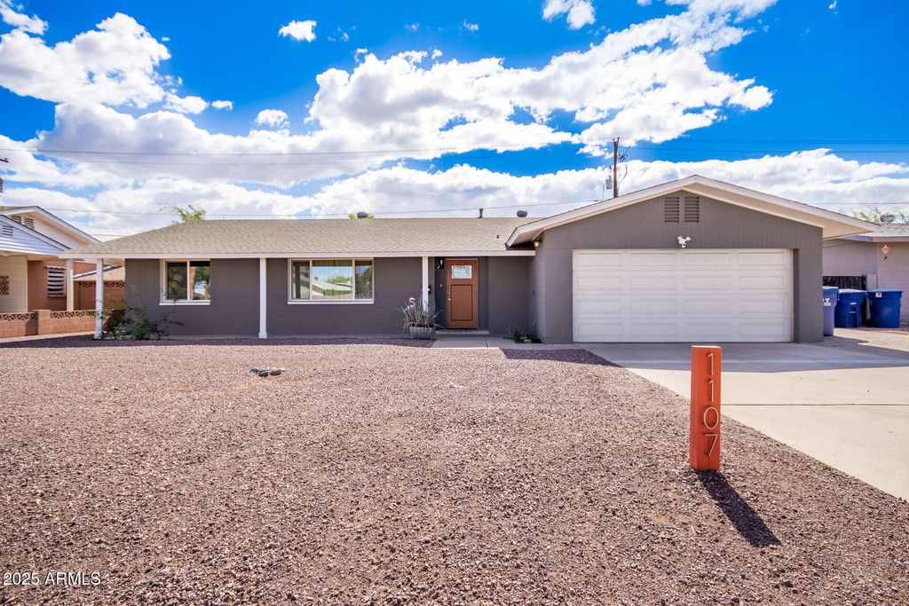 Photo of 1107 E Marigold Lane, Tempe, AZ 85288 (MLS # 6918847)