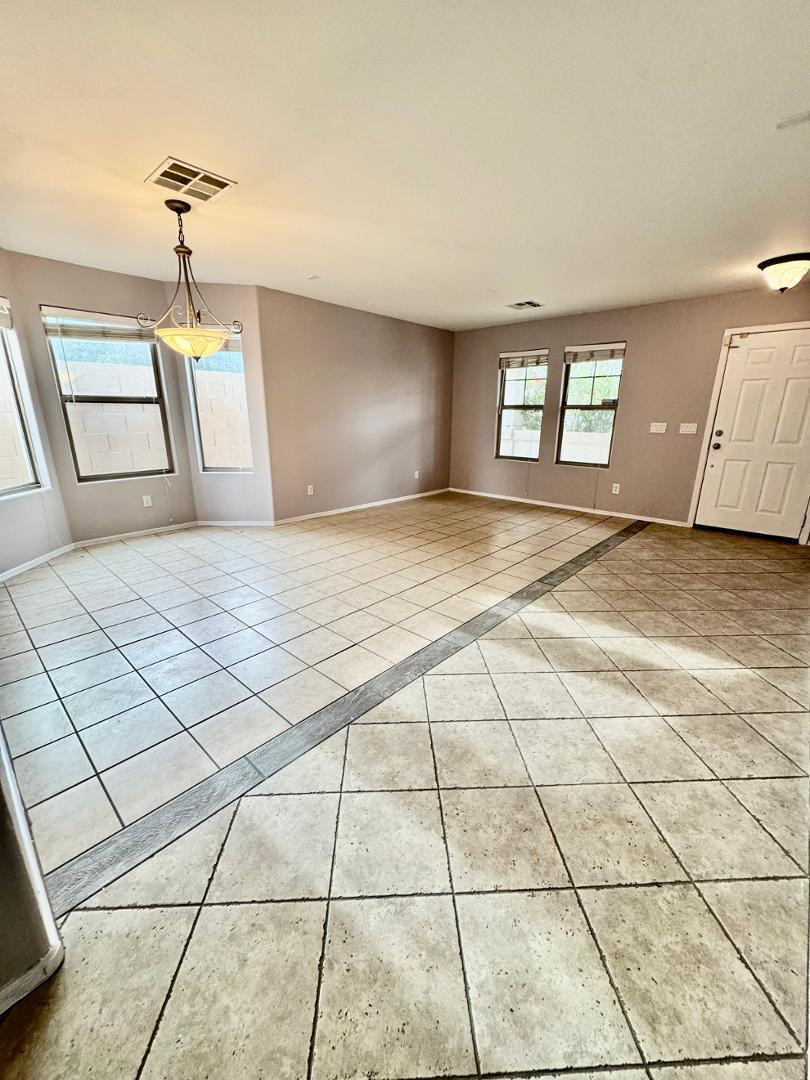 10502 W Edgemont Drive