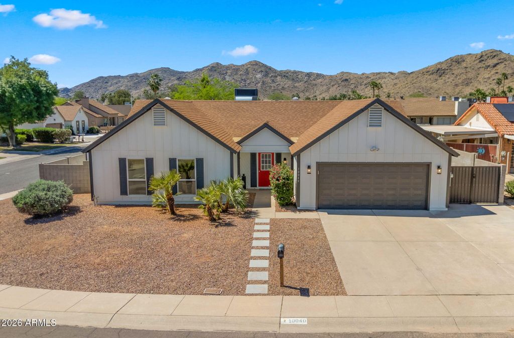 Photo of 10040 S 47th Street, Phoenix, AZ 85044 (MLS # 7003961)