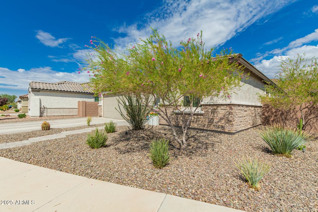 Photo of 7016 W Quail Track Drive, Peoria, AZ 85383 (MLS # 6922879)