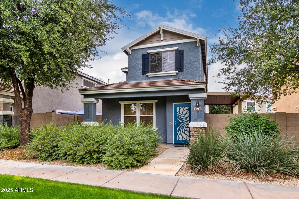 Photo of 1560 S Owl Drive, Gilbert, AZ 85296 (MLS # 6951164)