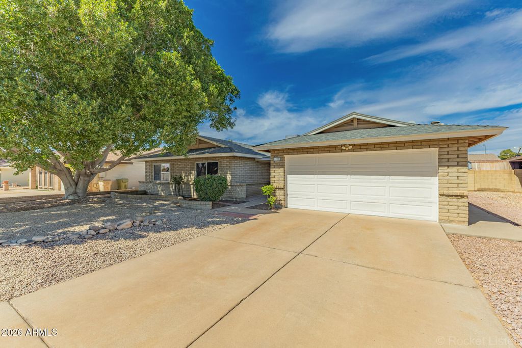 Photo of 5222 W Sweetwater Avenue, Glendale, AZ 85304 (MLS # 6999189)