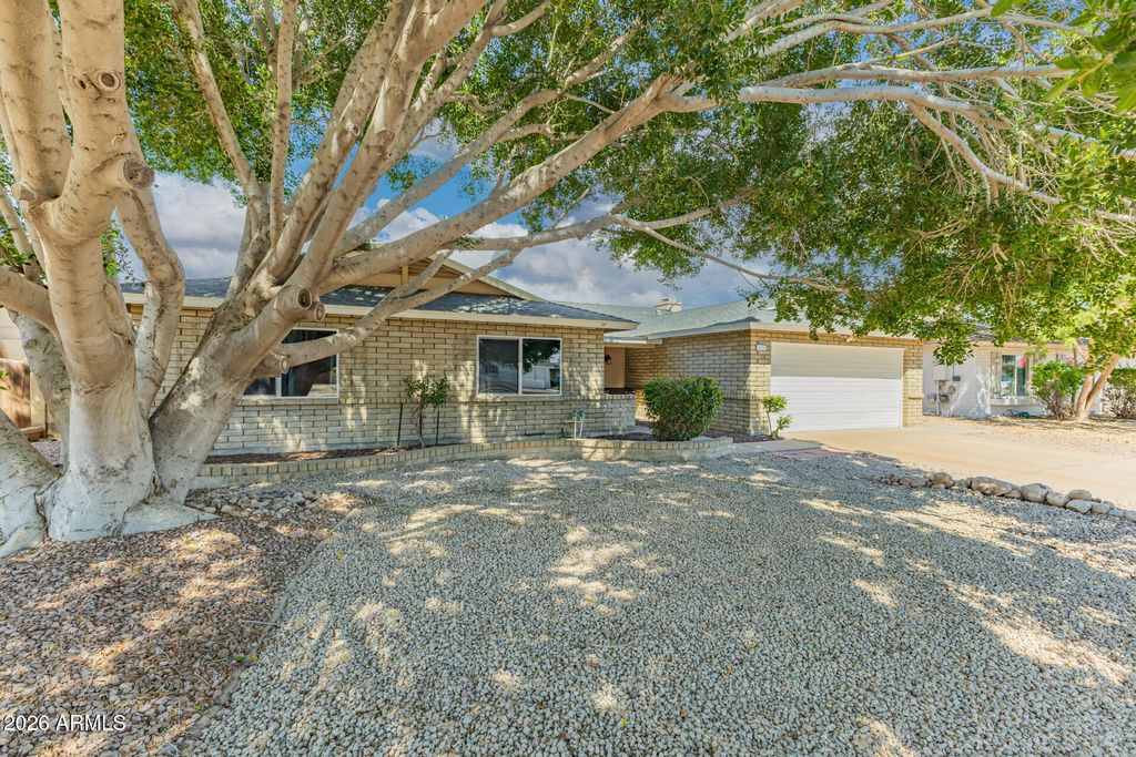 Photo of 5222 W Sweetwater Avenue, Glendale, AZ 85304 (MLS # 6999189)