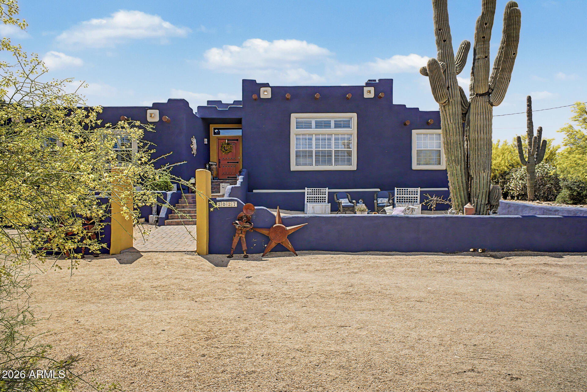 2027 E CIRCLE MOUNTAIN Road