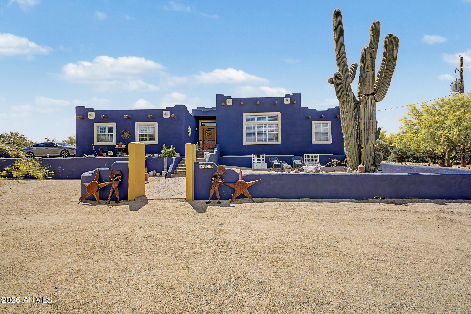 2027 E CIRCLE MOUNTAIN Road