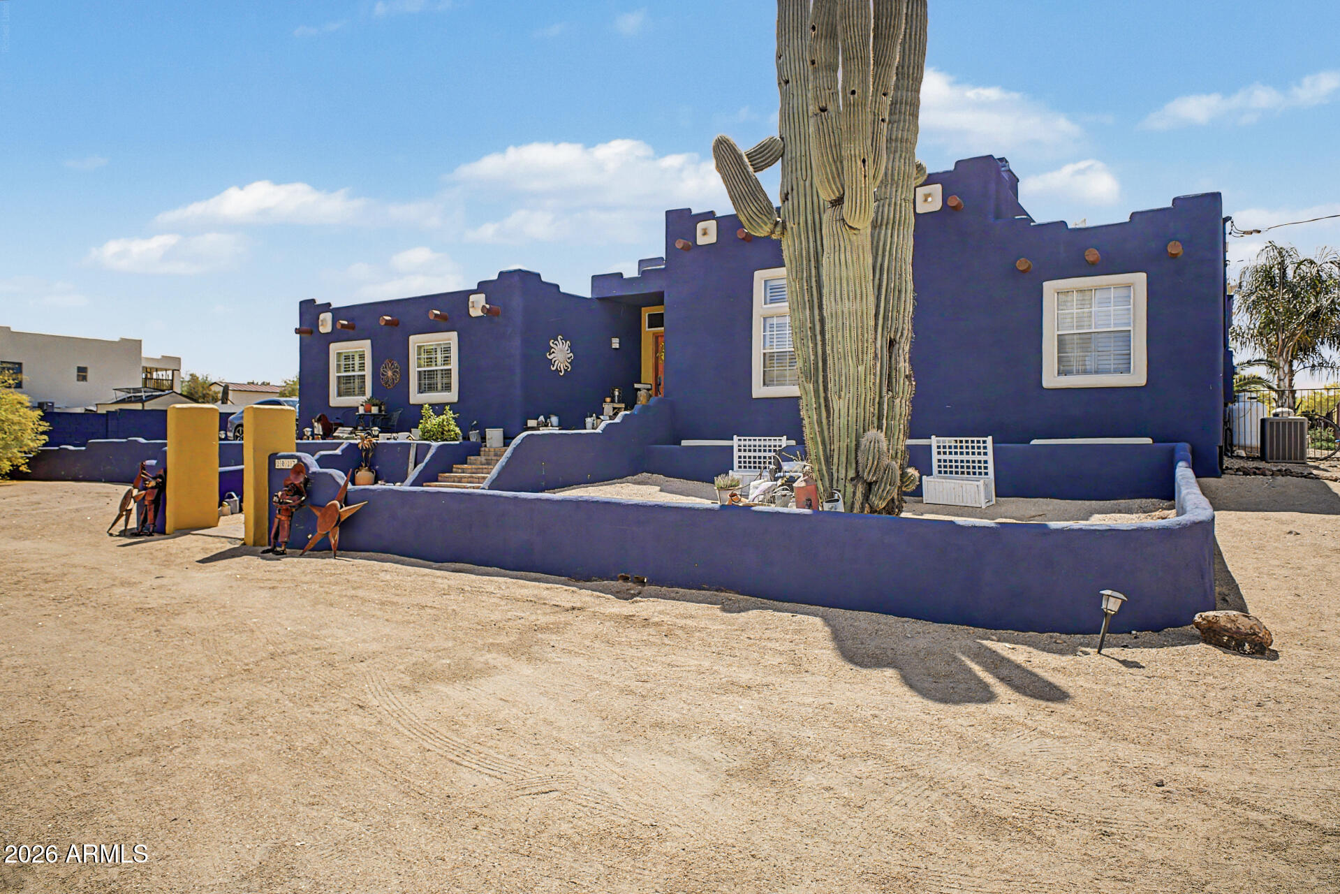 2027 E CIRCLE MOUNTAIN Road