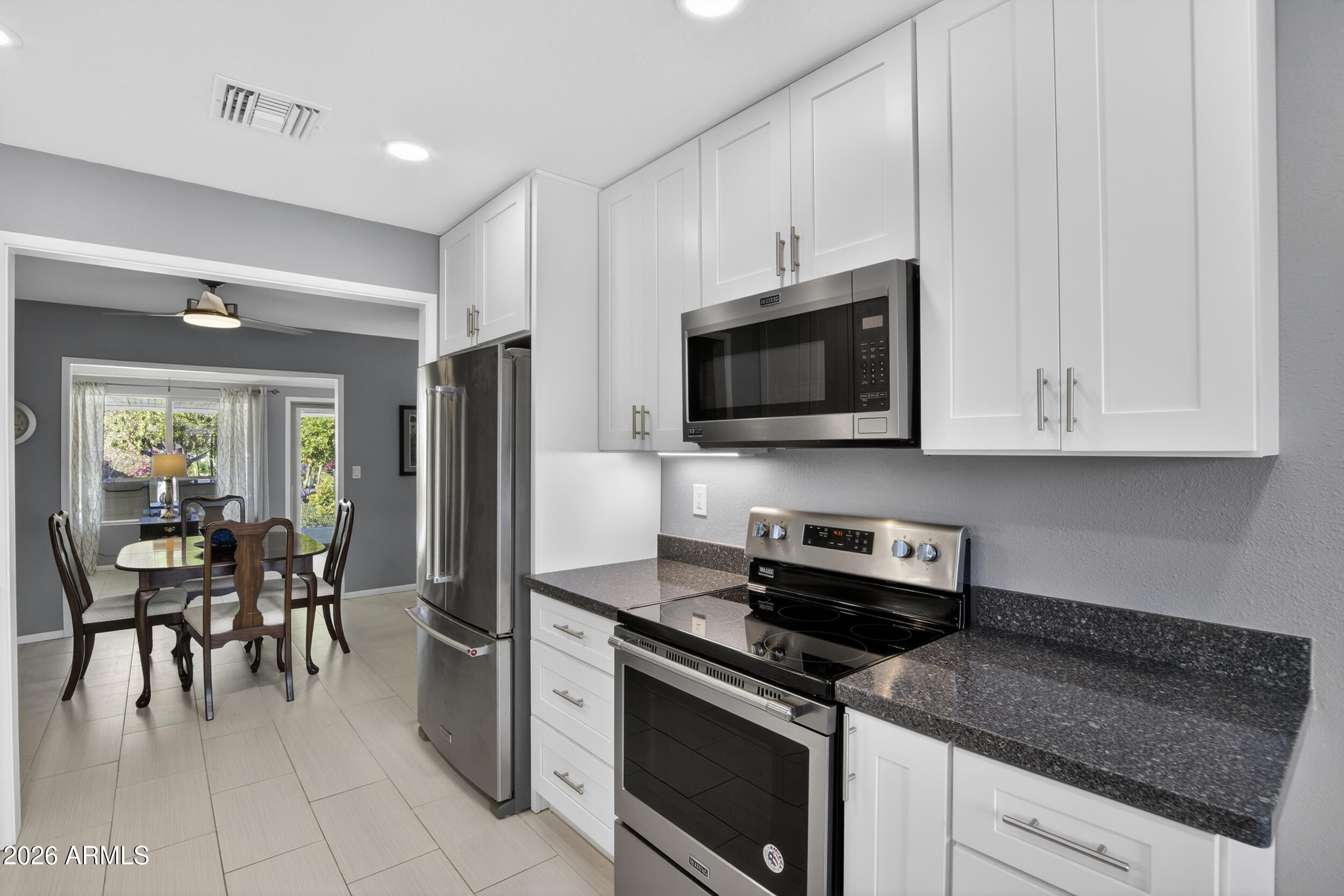 10939 W ROUNDELAY Circle