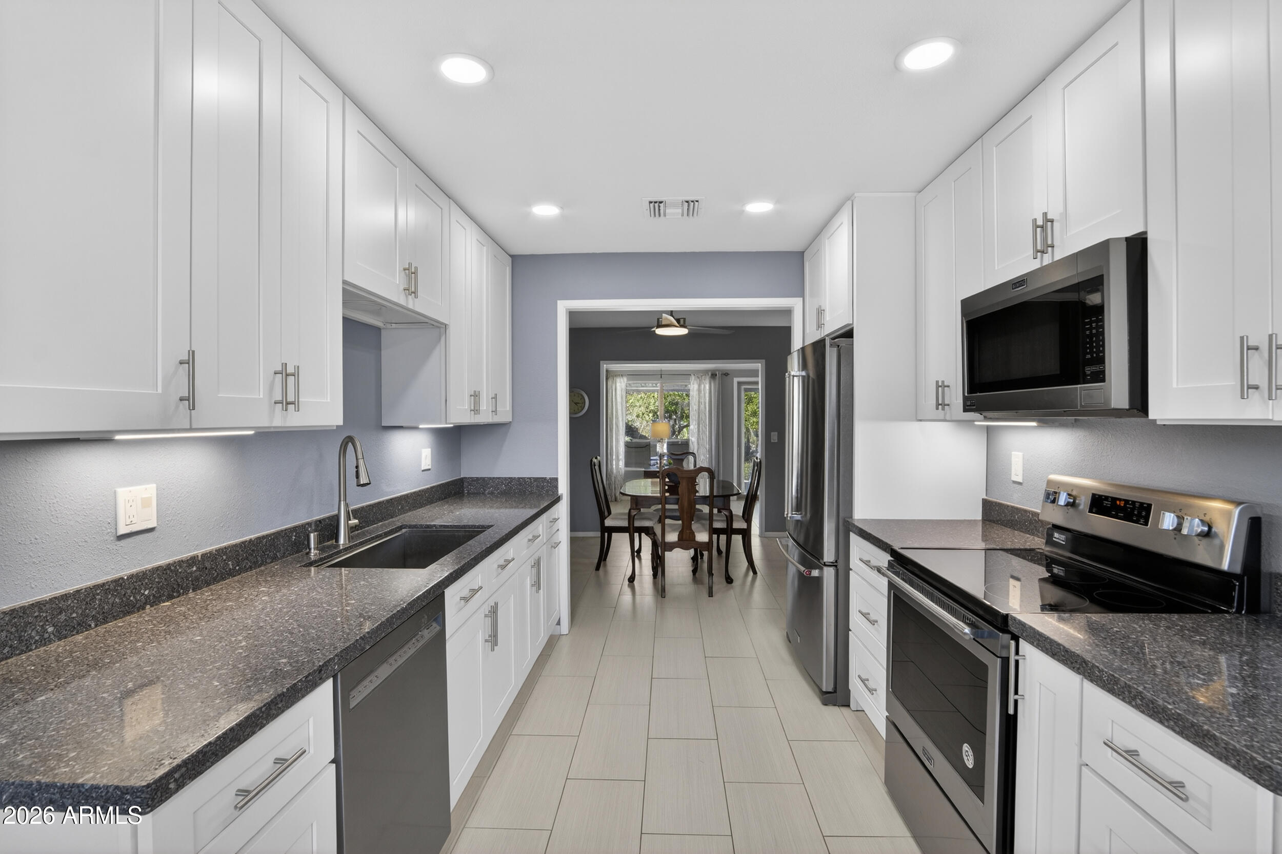 10939 W ROUNDELAY Circle