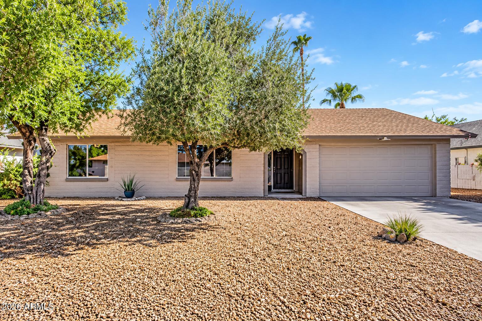 1243 W LOS LAGOS VISTA Avenue