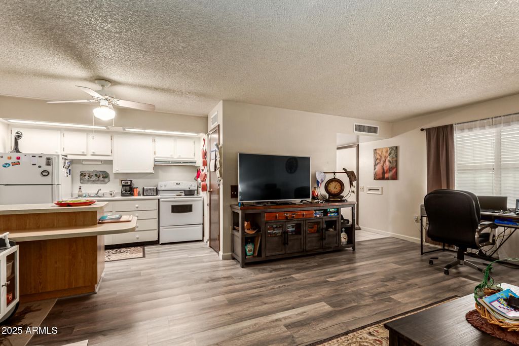Photo of 13232 N 98th Avenue #K, Sun City, AZ 85351 (MLS # 6919864)