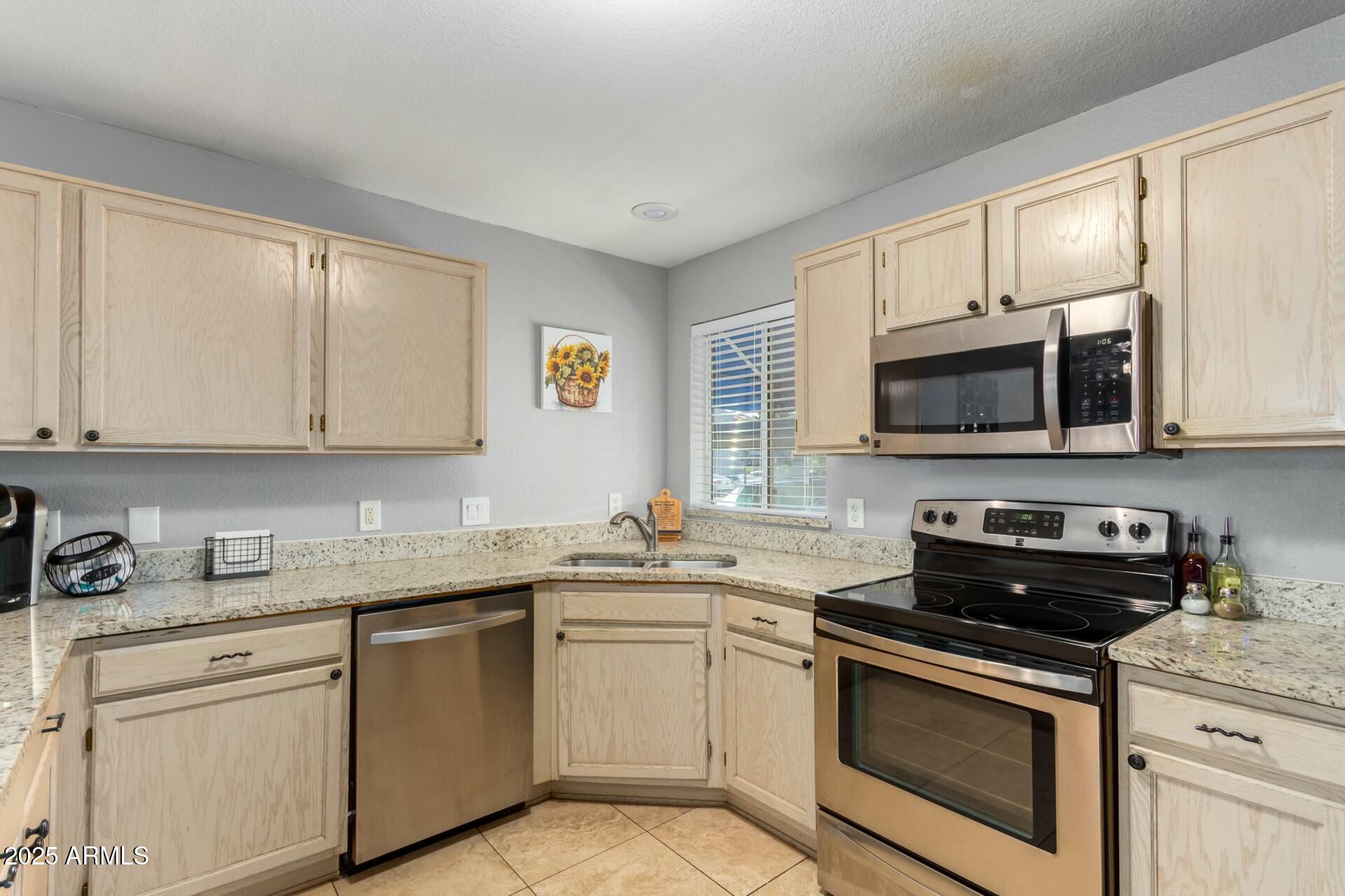220 N 22ND Place 1011