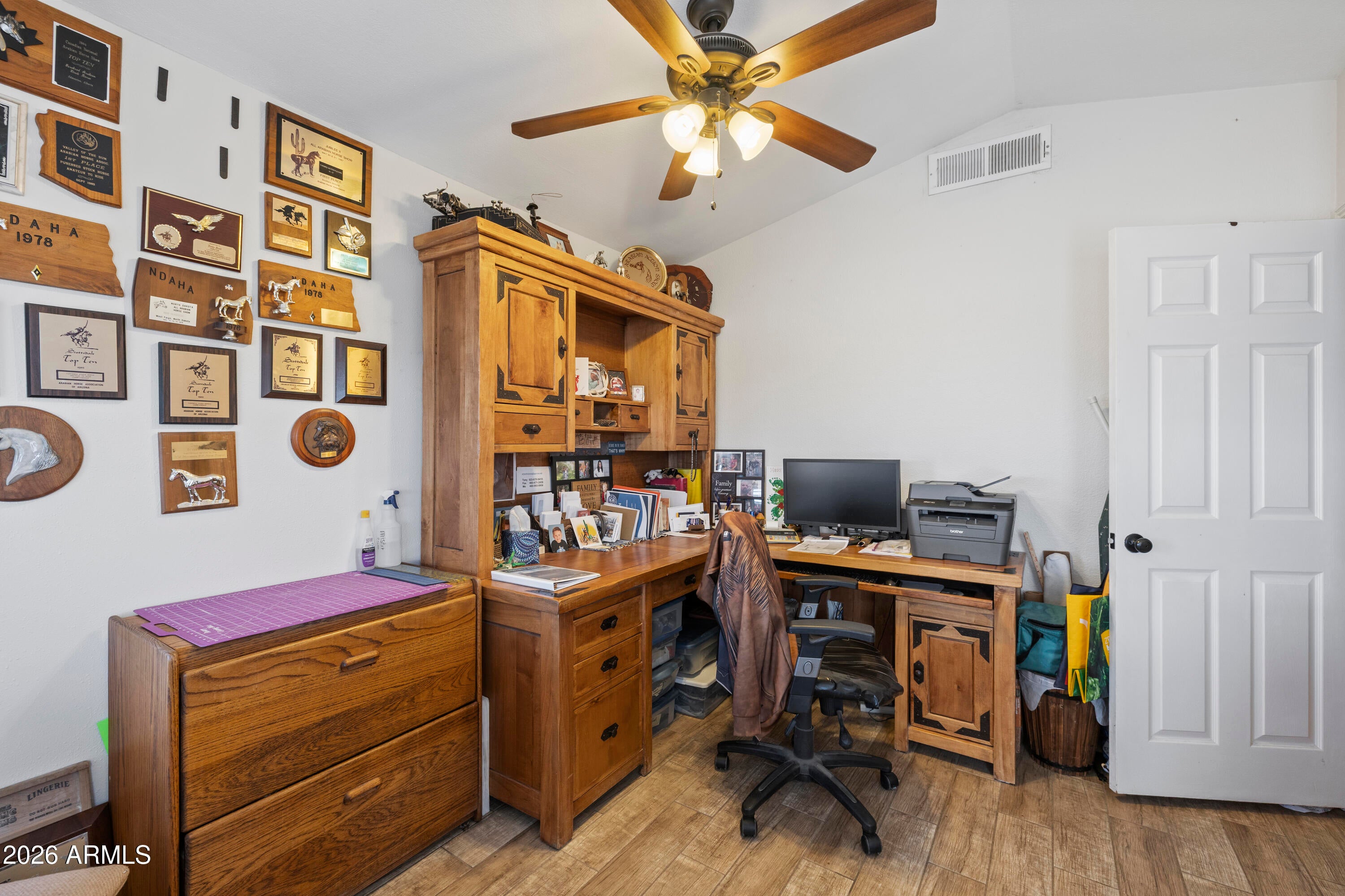 7101 E MARK Lane