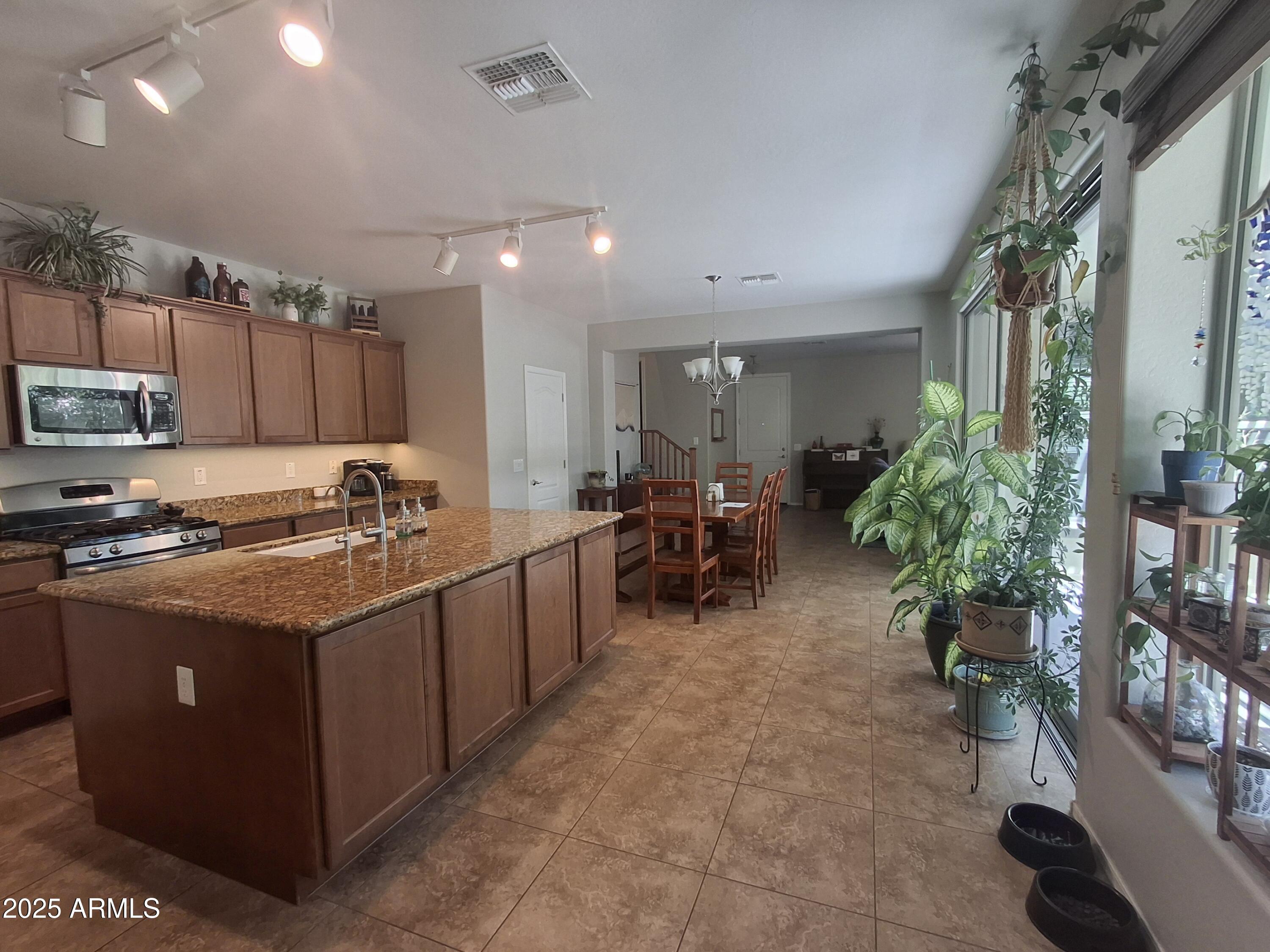 21013 W WYCLIFF Drive