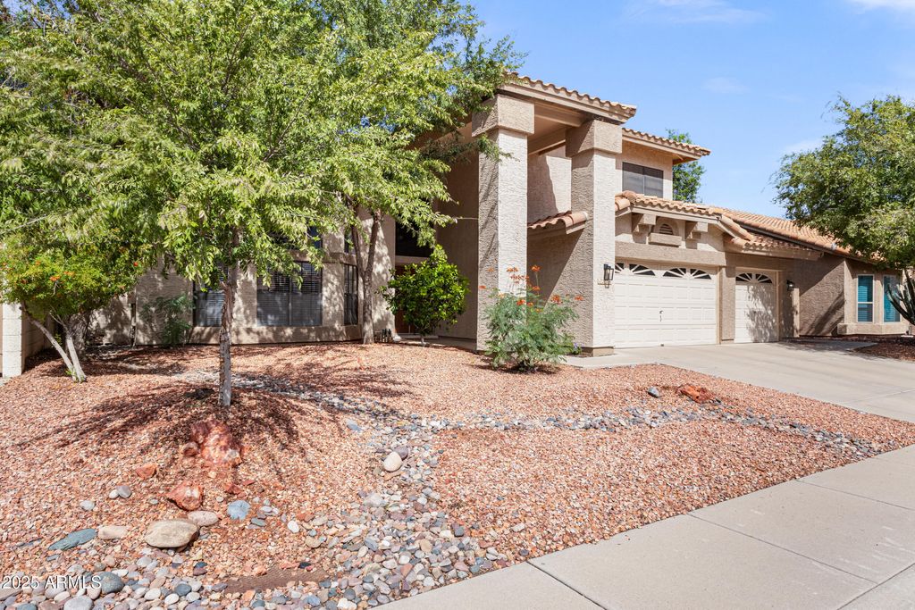 Photo of 1214 W Iris Drive, Gilbert, AZ 85233 (MLS # 6931485)