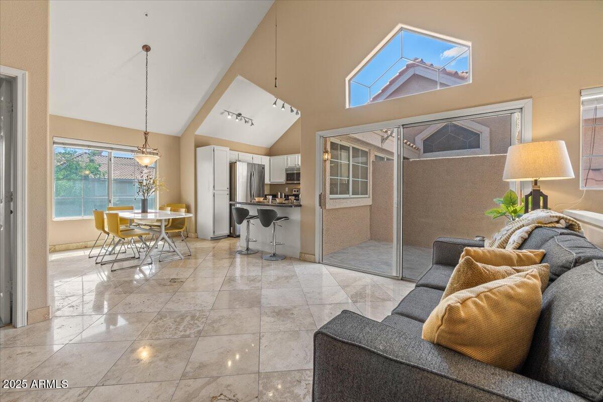 1633 E LAKESIDE Drive 167