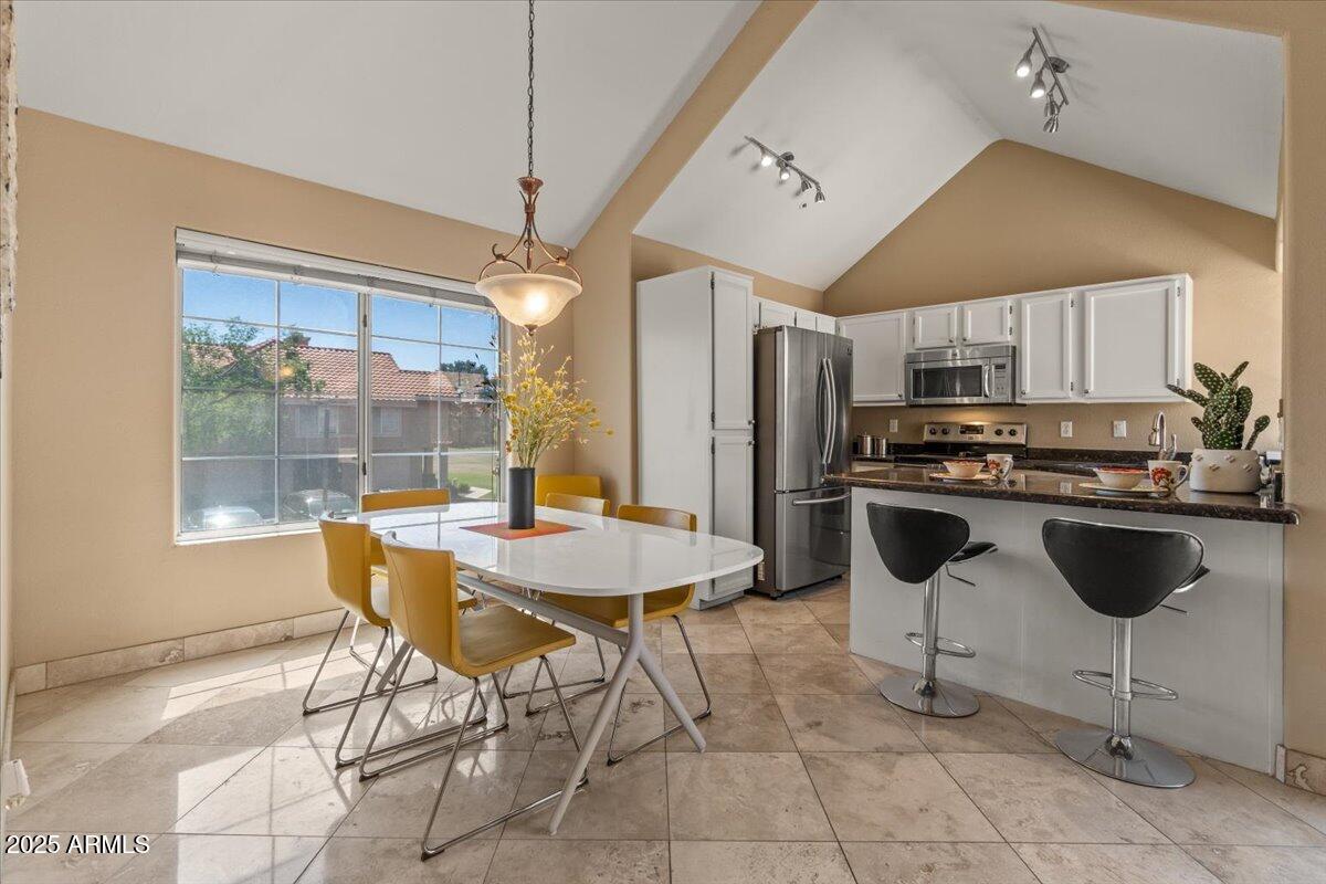 1633 E LAKESIDE Drive 167