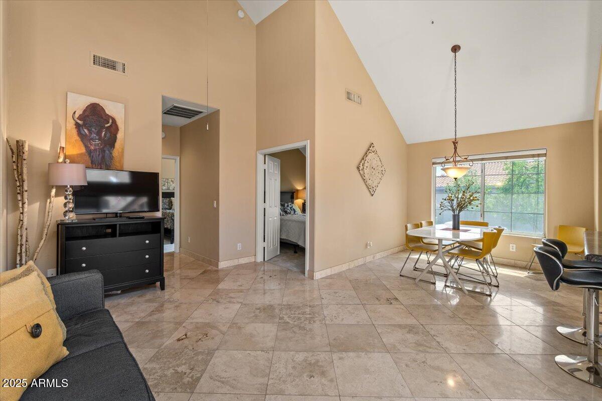 1633 E LAKESIDE Drive 167