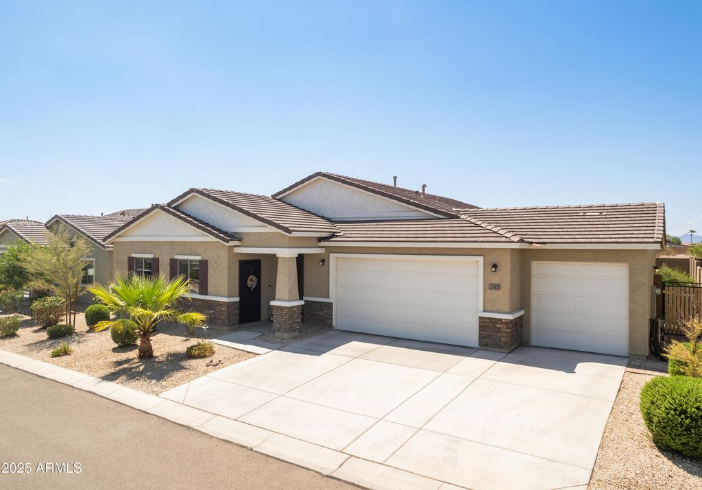 Photo of 12651 W Citrus Way, Litchfield Park, AZ 85340 (MLS # 6896304)