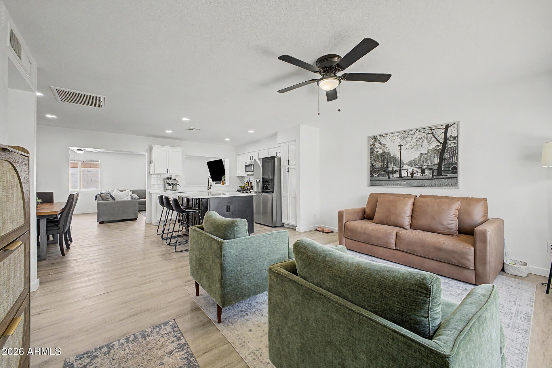 2738 E WINDROSE Drive