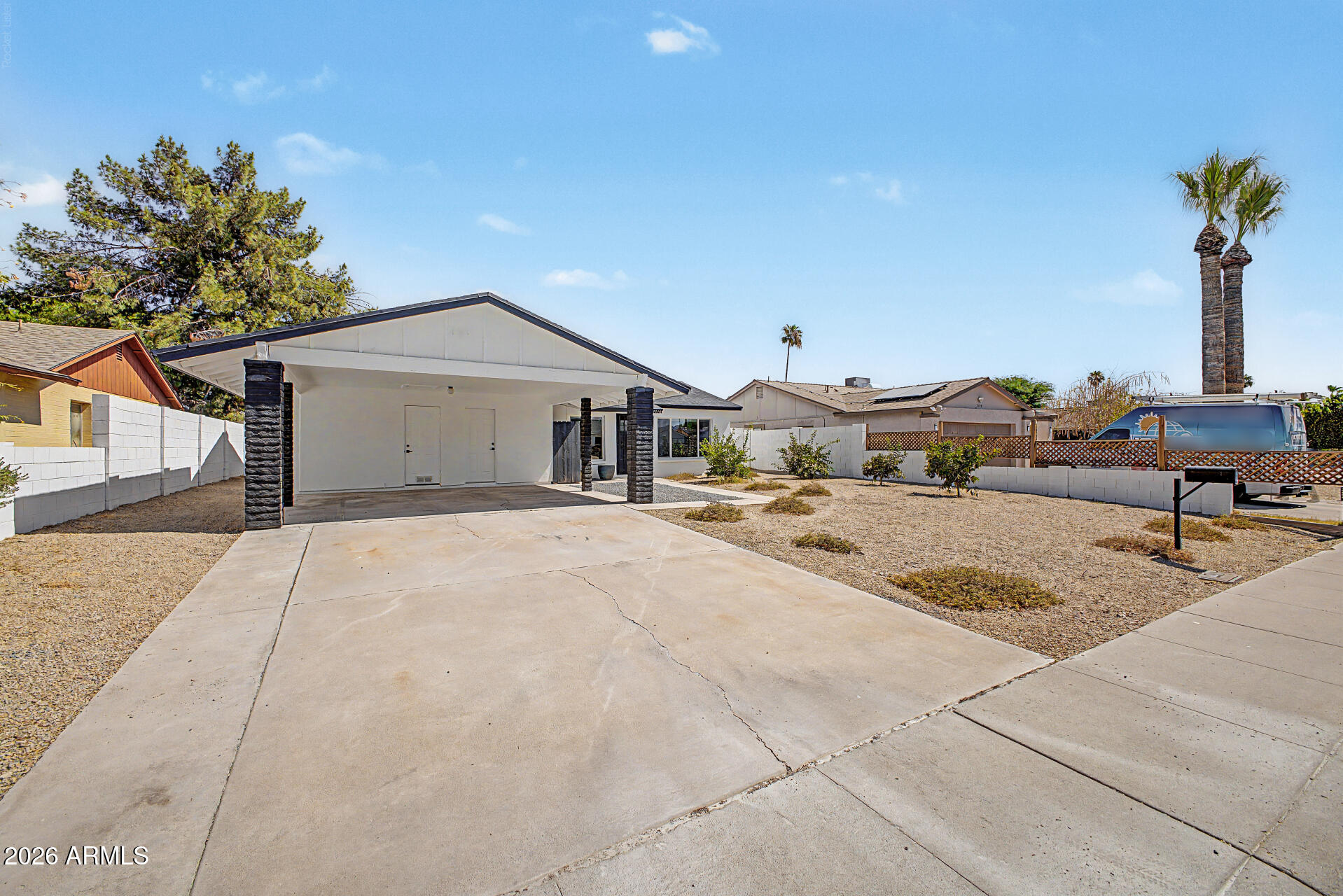 2738 E WINDROSE Drive