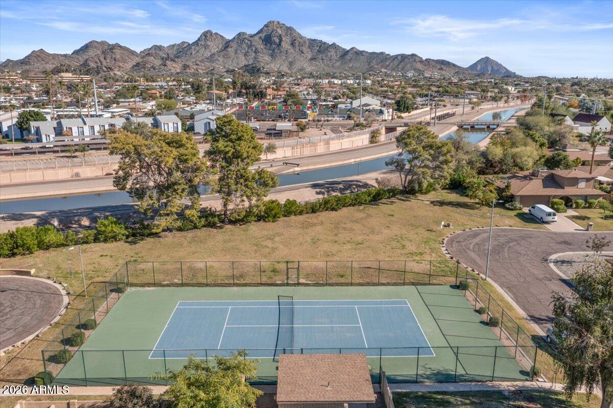 1019 E WAGON WHEEL Drive