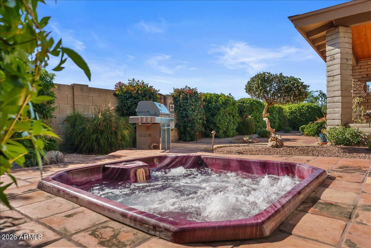 1019 E WAGON WHEEL Drive