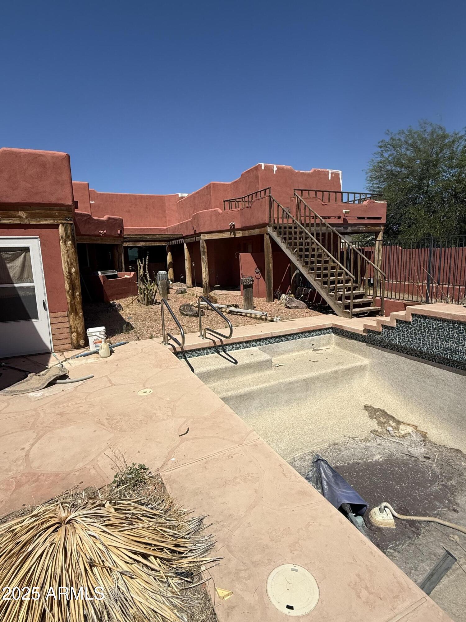 25449 W PUEBLO Avenue
