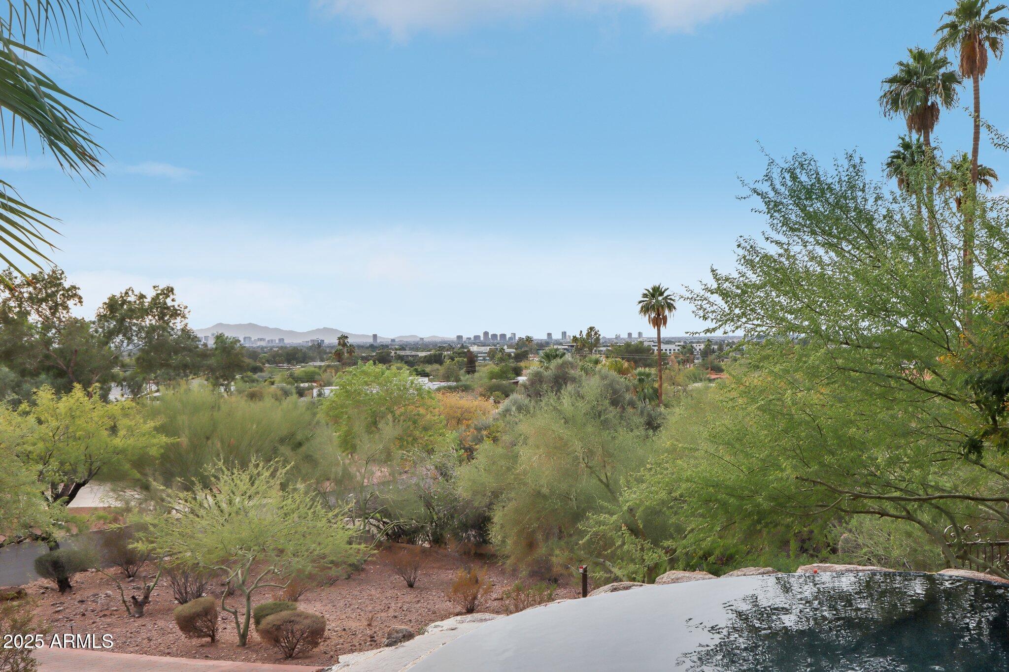 Phoenix, Arizona 85018, United States, 4 Bedrooms Bedrooms, ,6 BathroomsBathrooms,Residential,Active,201325