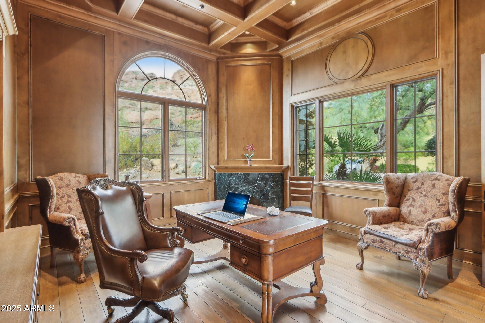 Phoenix, Arizona 85018, United States, 4 Bedrooms Bedrooms, ,6 BathroomsBathrooms,Residential,Active,201325