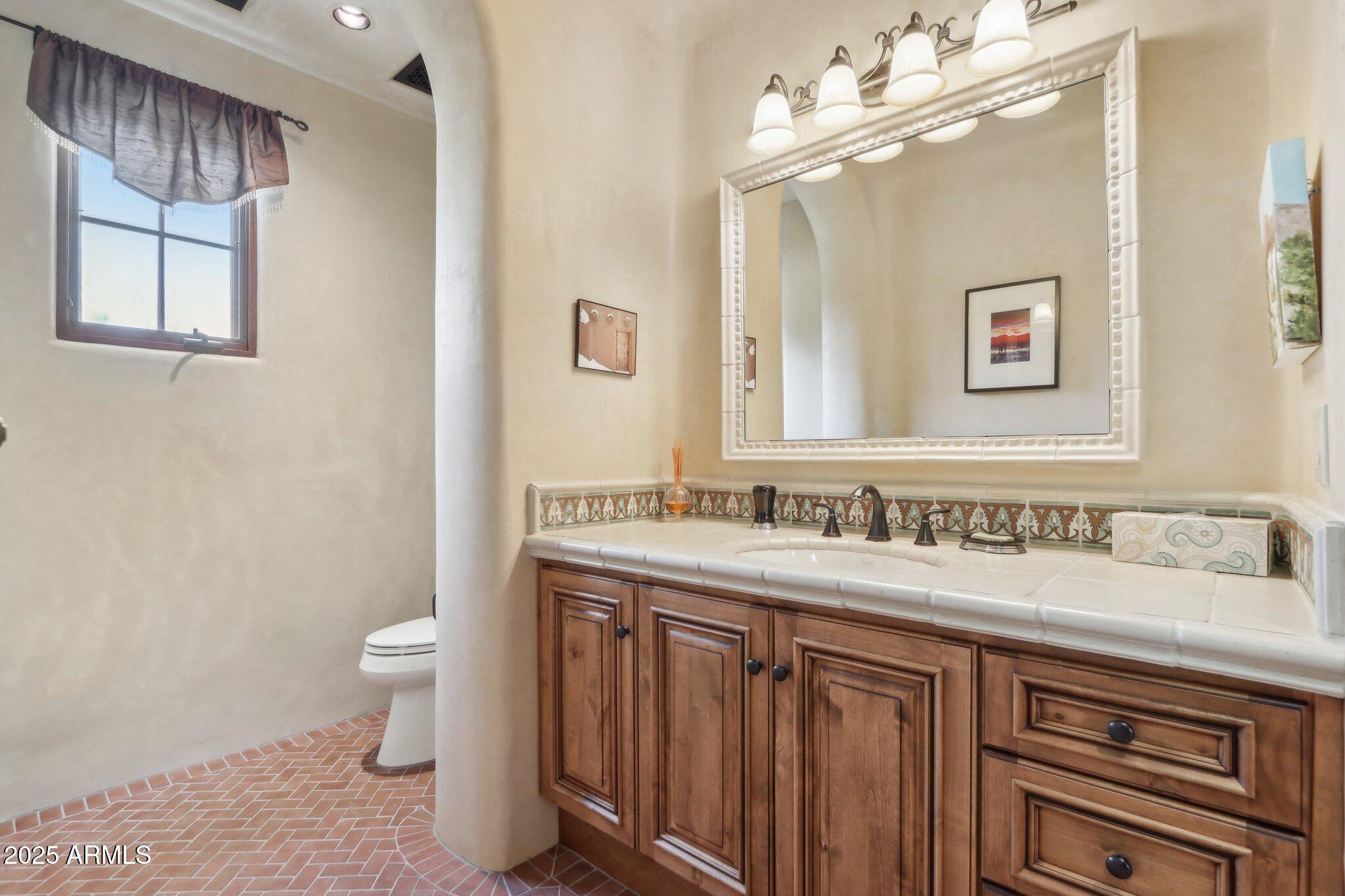 Phoenix, Arizona 85018, United States, 4 Bedrooms Bedrooms, ,6 BathroomsBathrooms,Residential,Active,201325