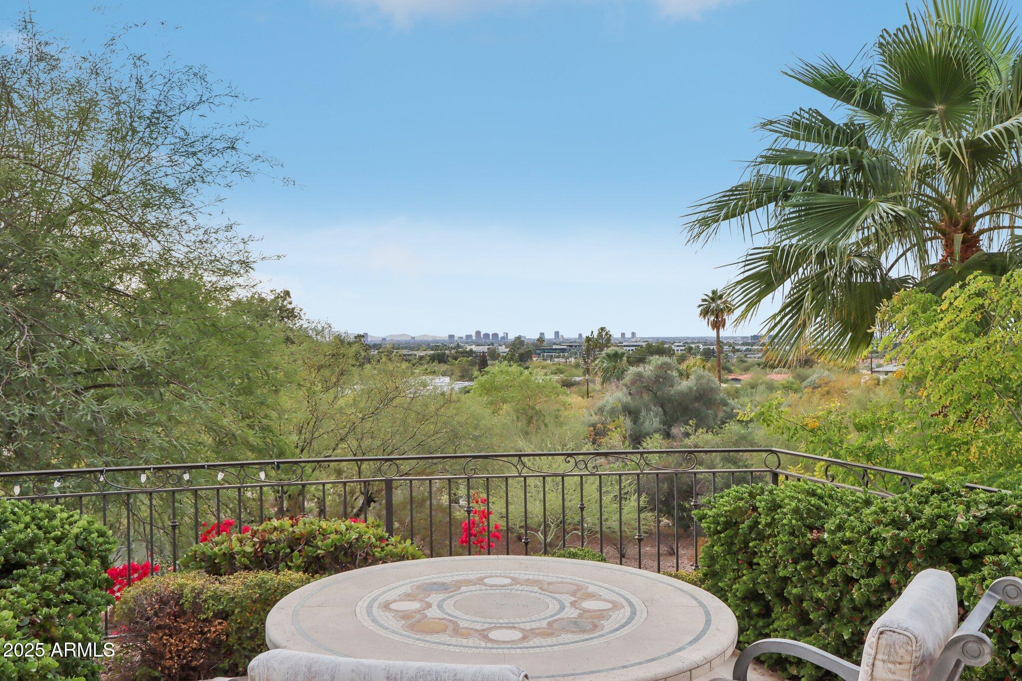 Phoenix, Arizona 85018, United States, 4 Bedrooms Bedrooms, ,6 BathroomsBathrooms,Residential,Active,201325