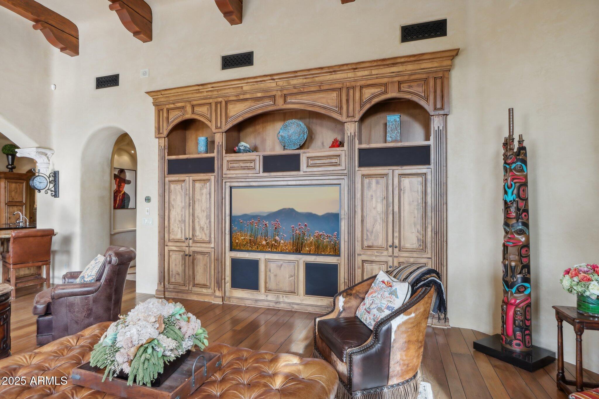 Phoenix, Arizona 85018, United States, 4 Bedrooms Bedrooms, ,6 BathroomsBathrooms,Residential,Active,201325