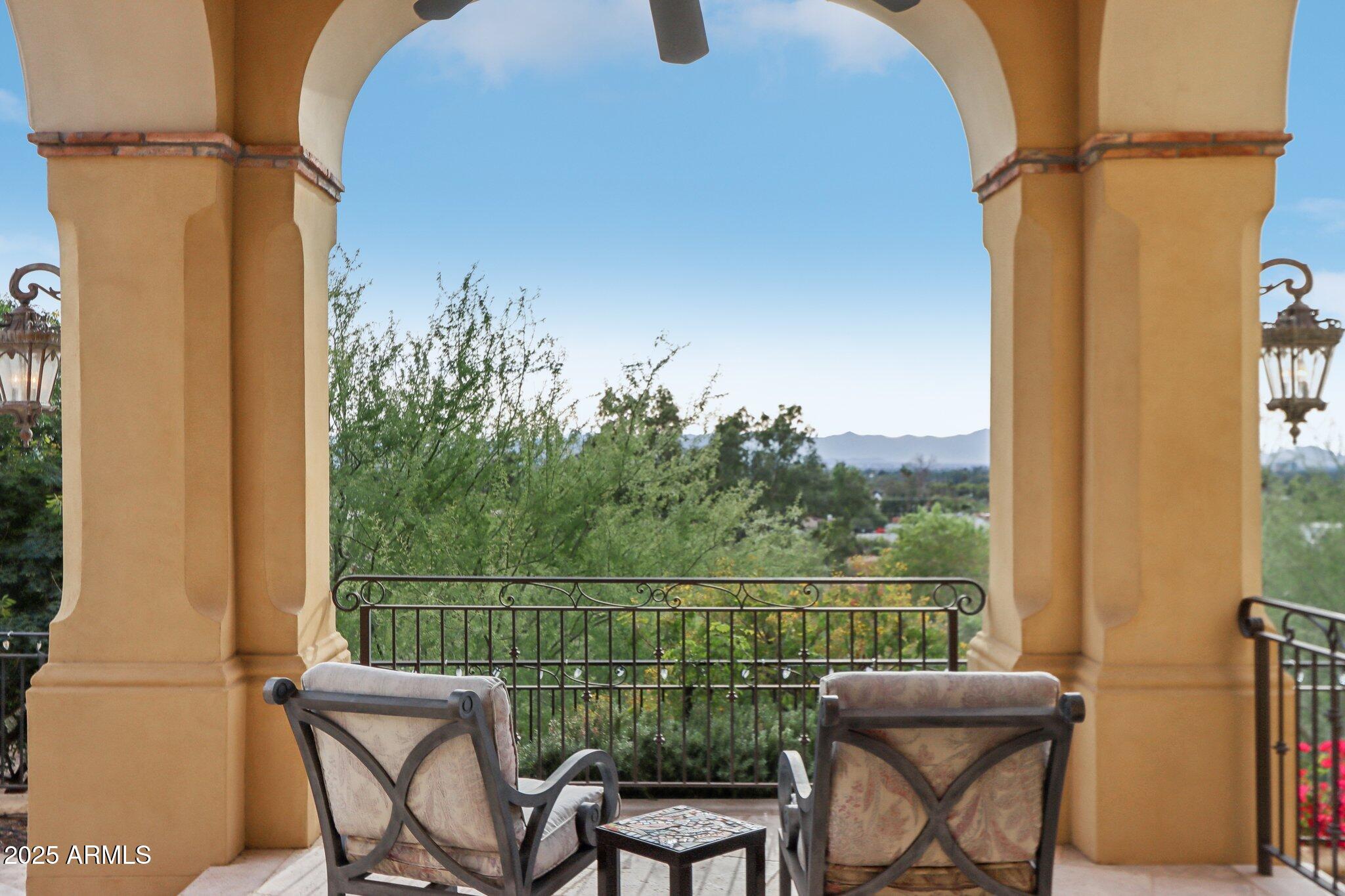 Phoenix, Arizona 85018, United States, 4 Bedrooms Bedrooms, ,6 BathroomsBathrooms,Residential,Active,201325