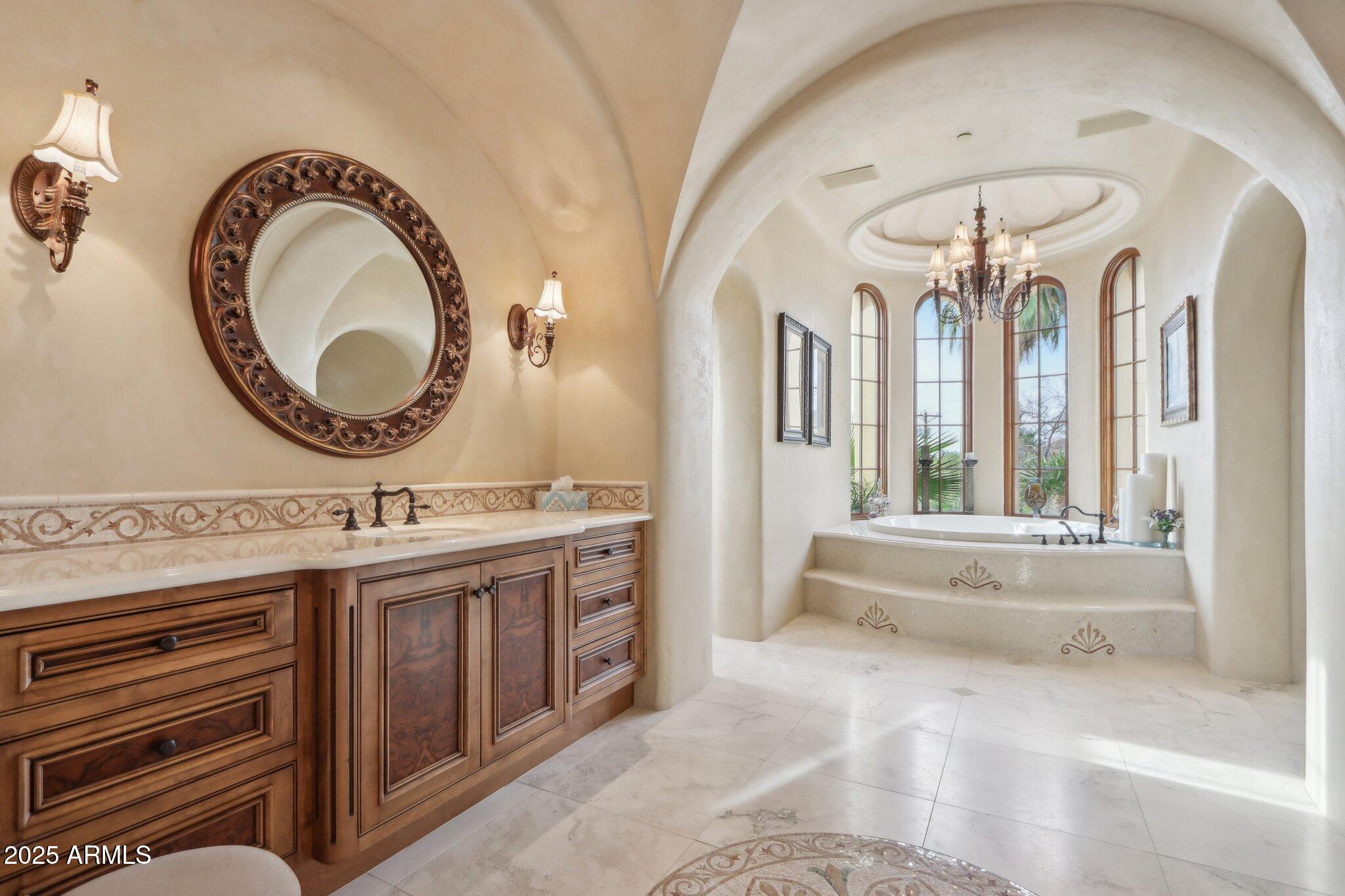 Phoenix, Arizona 85018, United States, 4 Bedrooms Bedrooms, ,6 BathroomsBathrooms,Residential,Active,201325