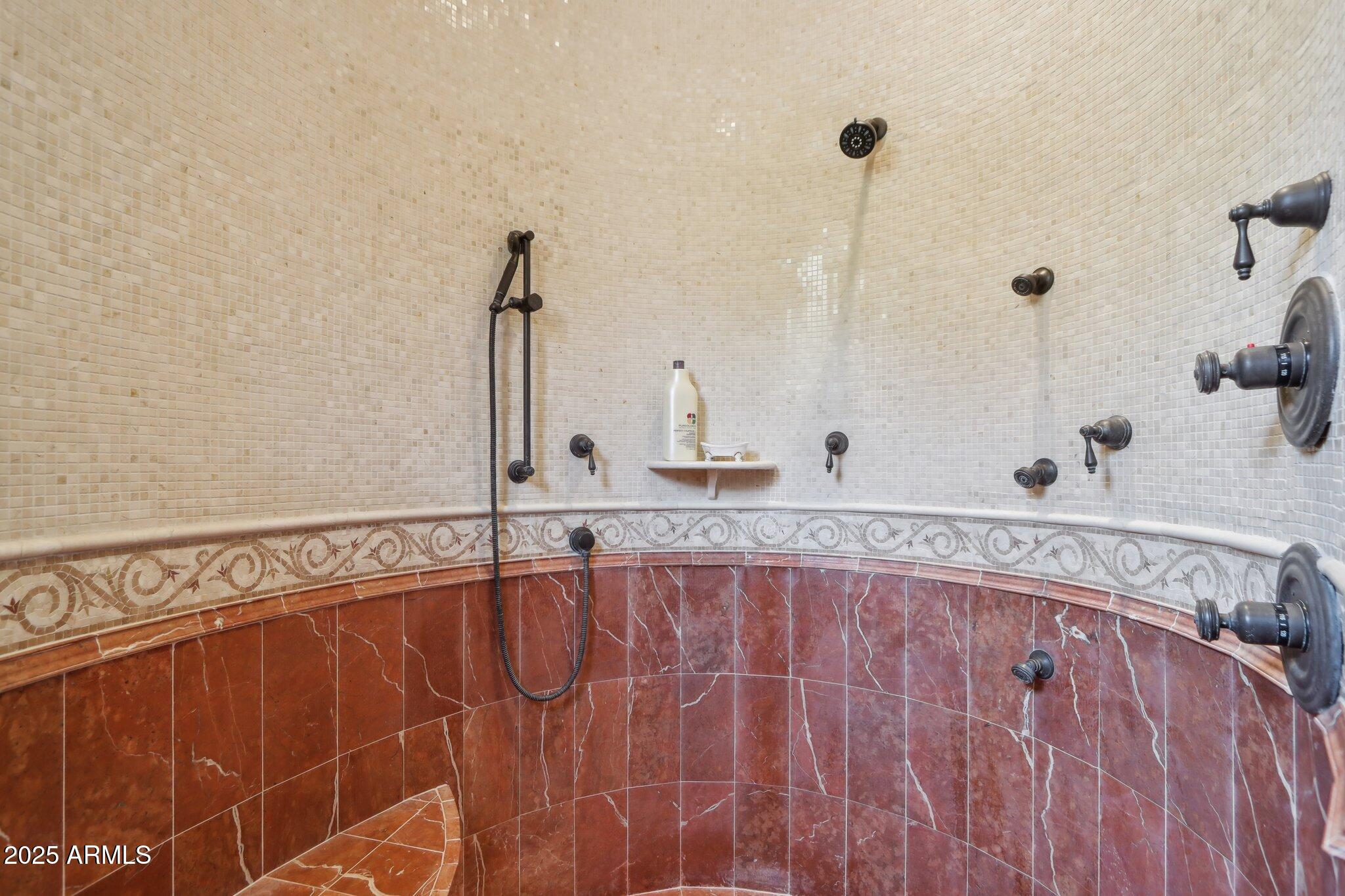 Phoenix, Arizona 85018, United States, 4 Bedrooms Bedrooms, ,6 BathroomsBathrooms,Residential,Active,201325