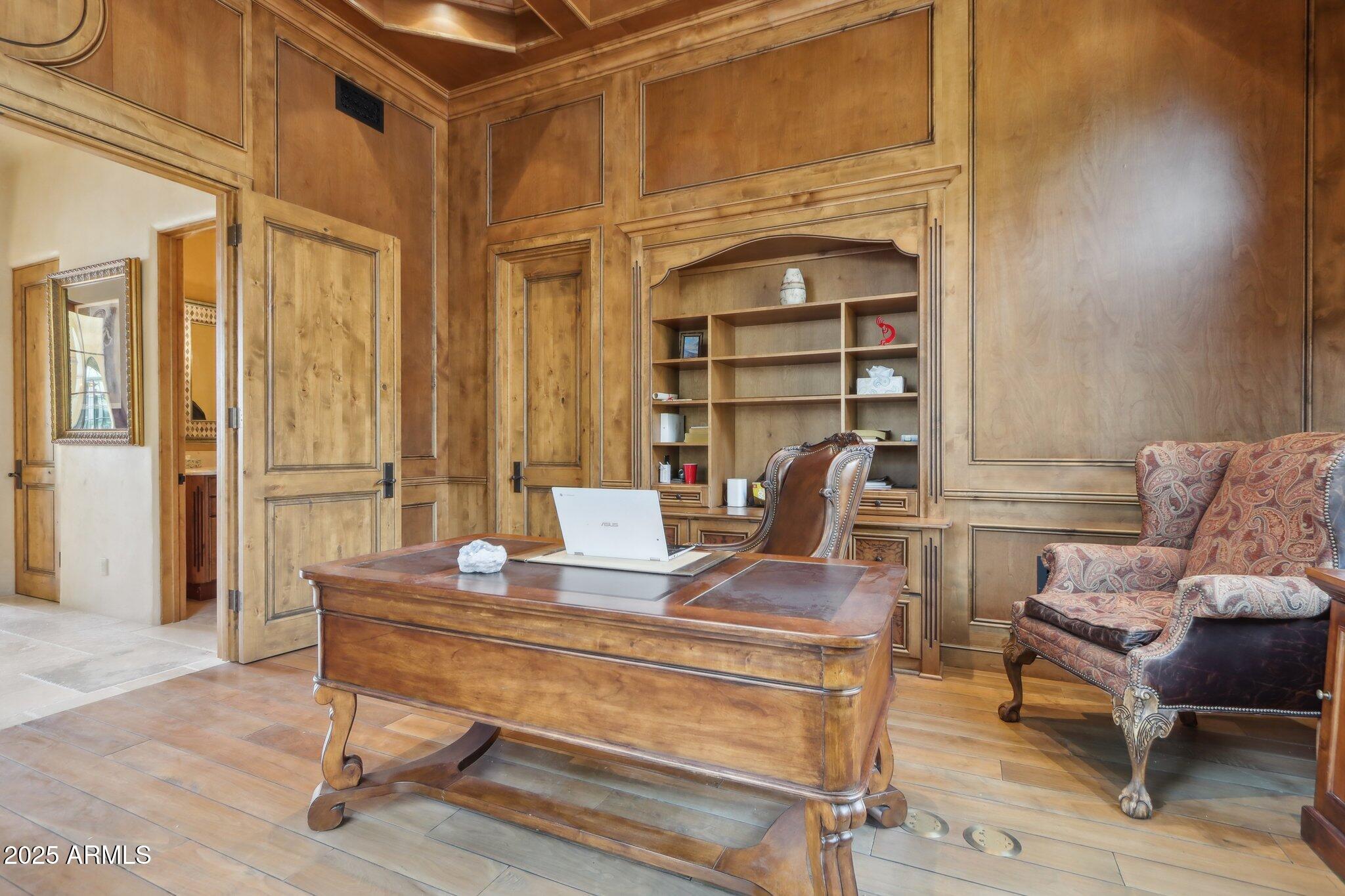 Phoenix, Arizona 85018, United States, 4 Bedrooms Bedrooms, ,6 BathroomsBathrooms,Residential,Active,201325