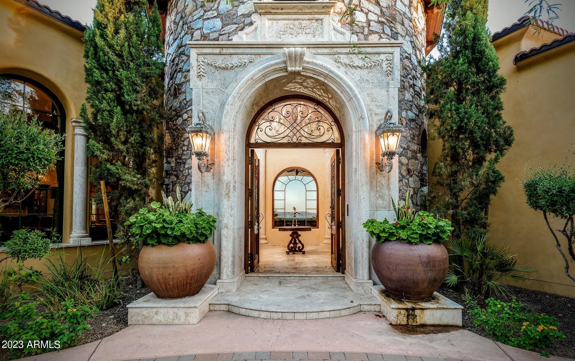 Phoenix, Arizona 85018, United States, 4 Bedrooms Bedrooms, ,6 BathroomsBathrooms,Residential,Active,201325