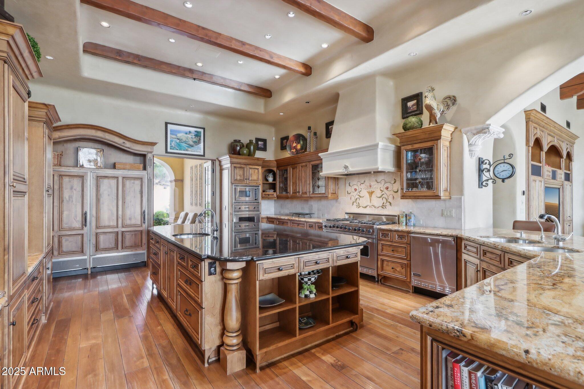 Phoenix, Arizona 85018, United States, 4 Bedrooms Bedrooms, ,6 BathroomsBathrooms,Residential,Active,201325