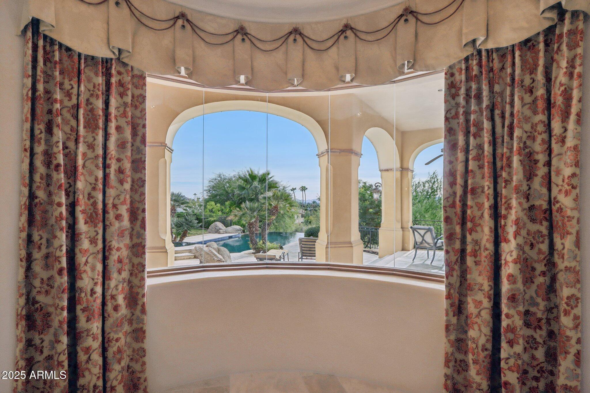 Phoenix, Arizona 85018, United States, 4 Bedrooms Bedrooms, ,6 BathroomsBathrooms,Residential,Active,201325